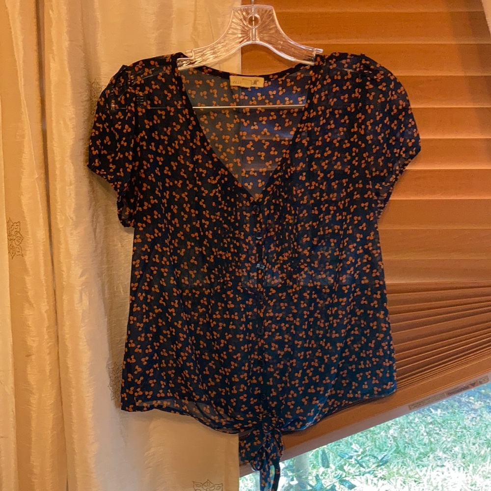 Size S blue floral blouse